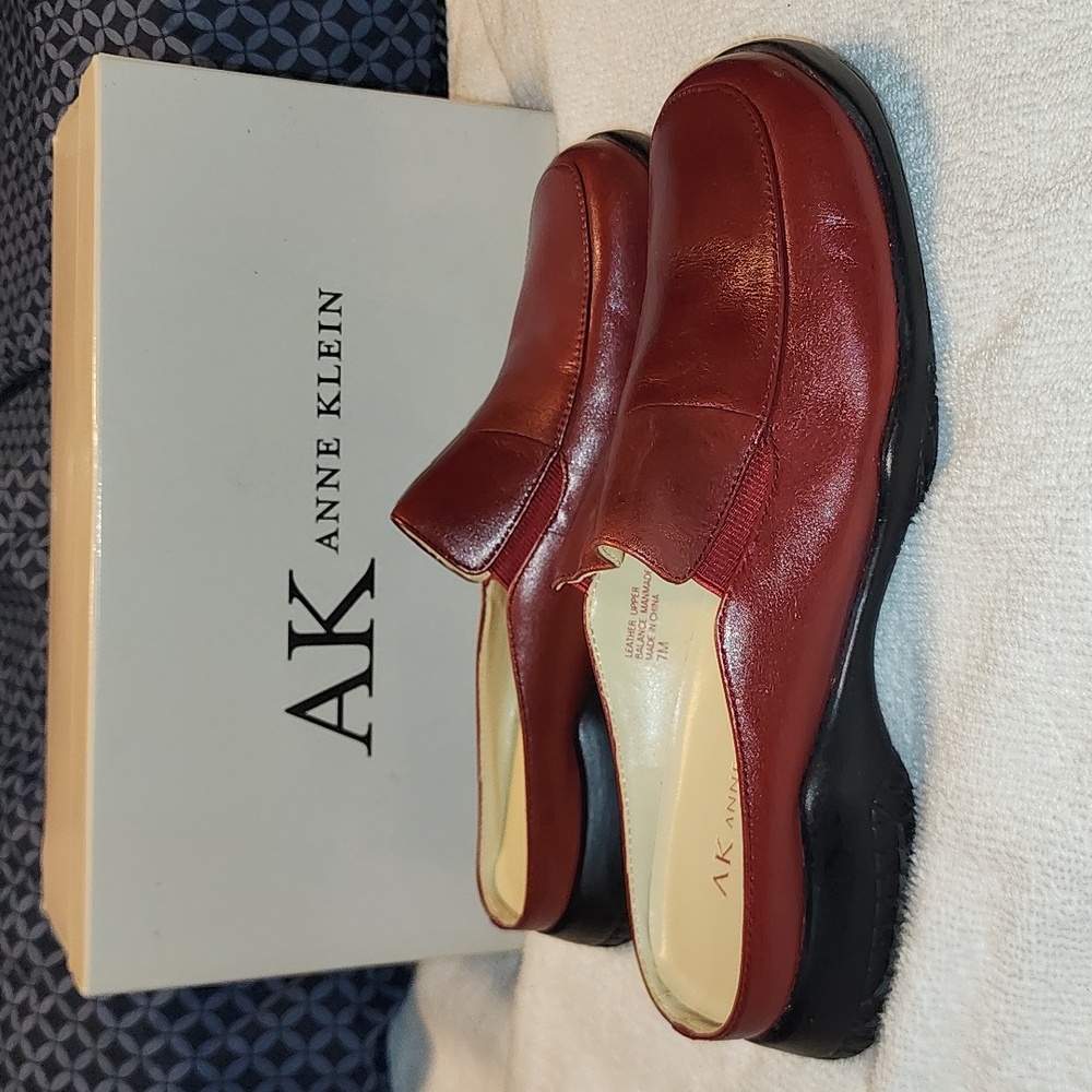 Women's Anne Klien - Picture 2 of 9